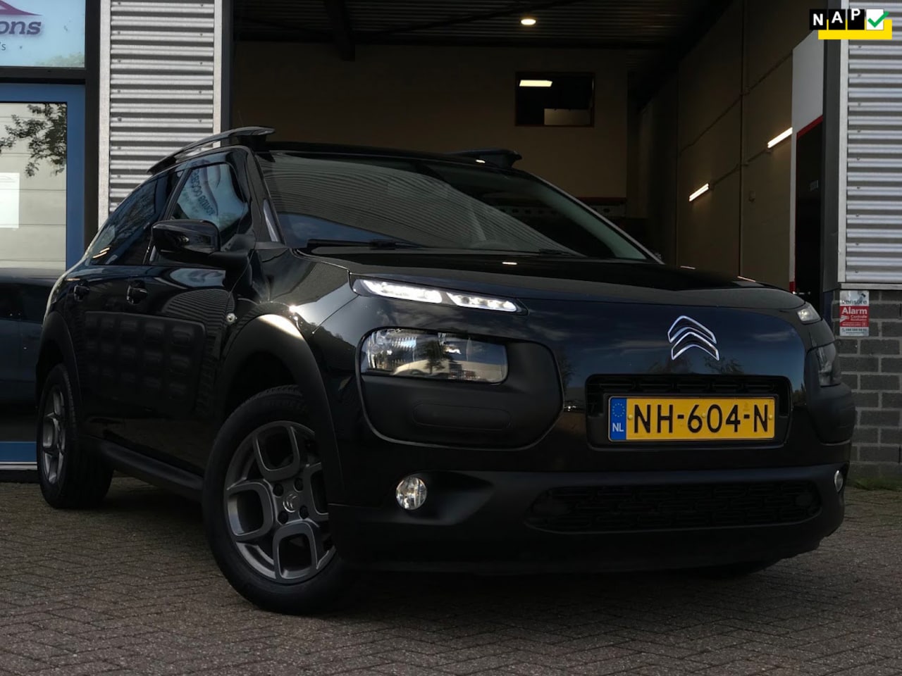 Citroën C4 Cactus - 1.2 PureTech Shine|Navi|Cruise|Camera|Automaat|DAB+ - AutoWereld.nl