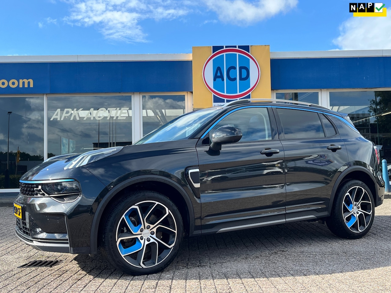 Lynk & Co 01 - 1.5 261pk PHEV 7DCTH | Orig.NL | PanoramaDak | 360 graden Camera | Carplay | - AutoWereld.nl