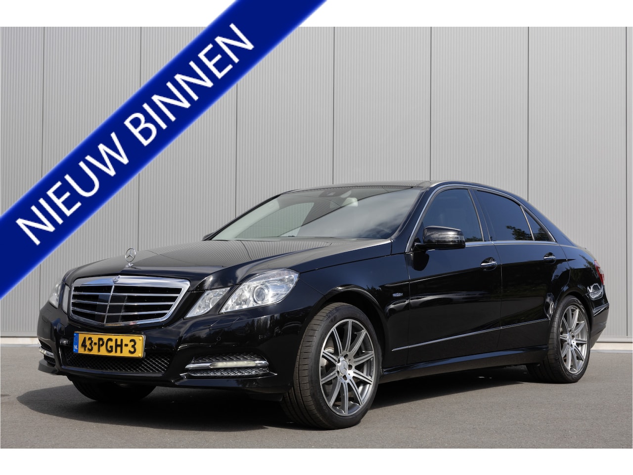 Mercedes-Benz E-klasse - 350 V6 | NL-AUTO | PANO | LEDER | CAMERA | KEYLESS GO - AutoWereld.nl