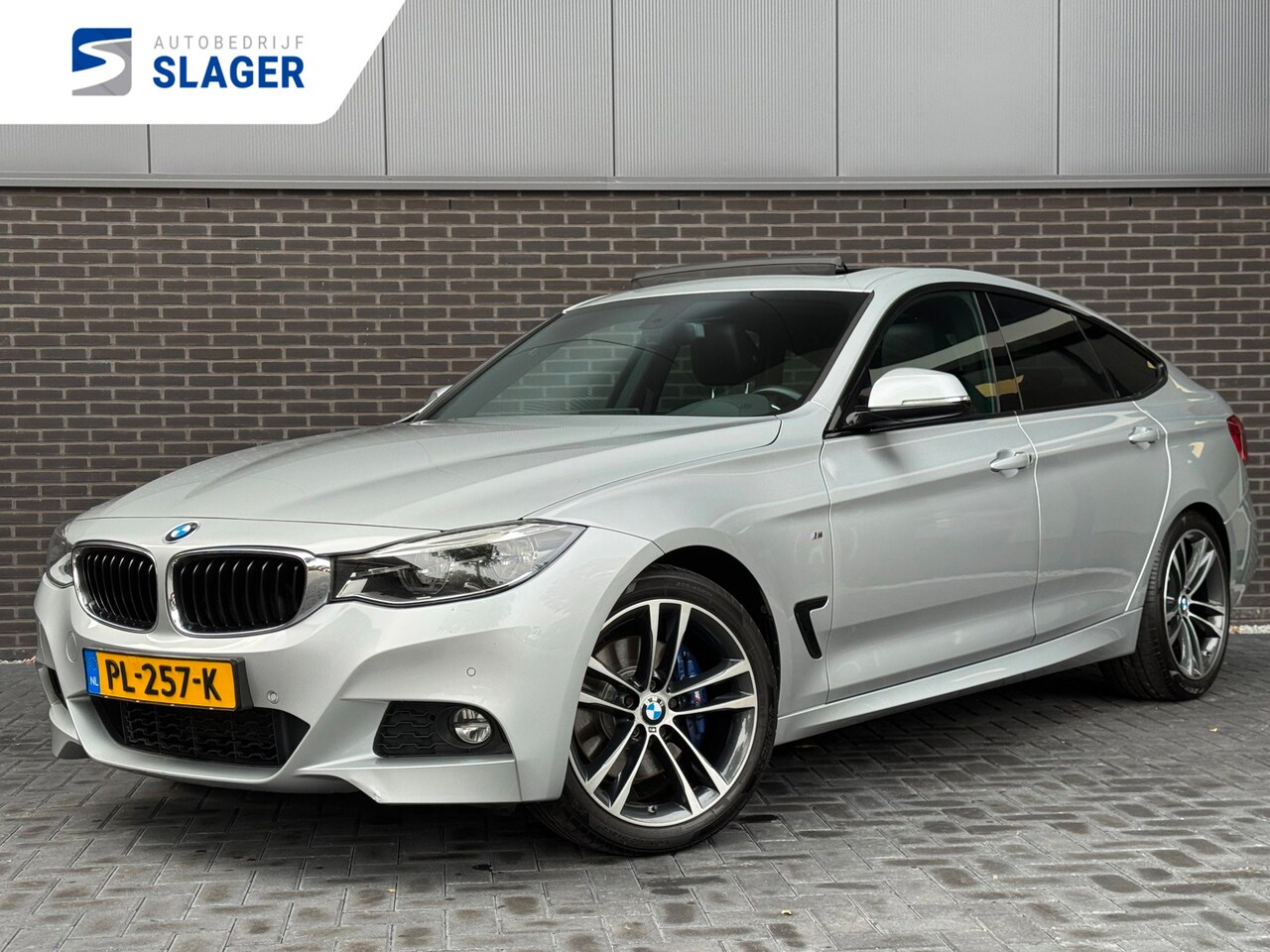 BMW 3-serie Gran Turismo - 320i - M Sportpakket|Pano|Trekhaak|HK|Camera|Navi|19" - AutoWereld.nl