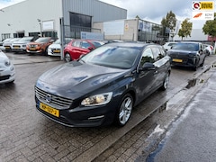 Volvo V60 - 2.4 D6 Twin Engine Momentum, Navi, Automaat, Dealer auto, Trekhaak