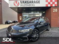 Volkswagen Passat Variant - 1.4 TSI PHEV GTE Business 94, 8 SOH // // LED // ADAP. CRUISE // NAVI + CARPLAY // CAMERA
