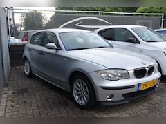 BMW 1-serie - 116i High Executive, keurige auto Airco en nieuwe APK. fotos volgen