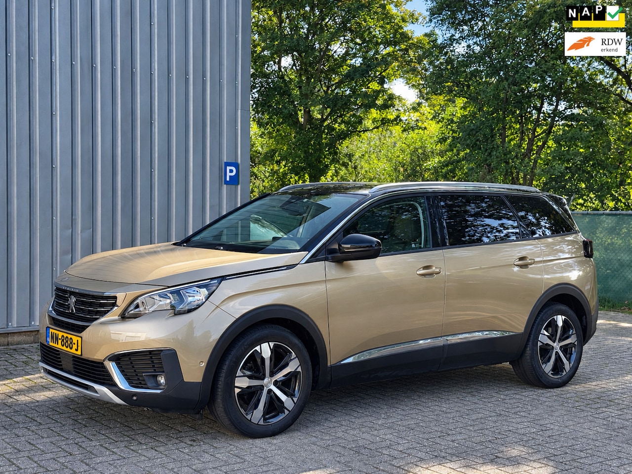 Peugeot 5008 - 1.6 BlueHDI / AUTOM / 7PERS / 360CAM - AutoWereld.nl