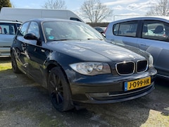 BMW 1-serie - 118I 143pk Executive ECC/navi/PDC/schuifdak/trekhaak 5-deurs