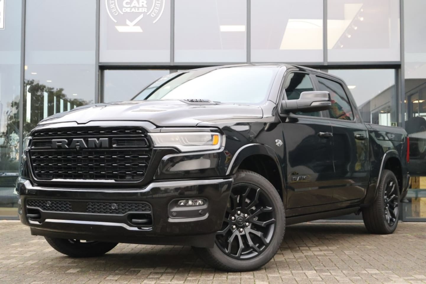 Dodge Ram Pick Up - 1500 5.7i V8 4x4 HEMI LIMITED / NEW MODEL 2026 - AutoWereld.nl