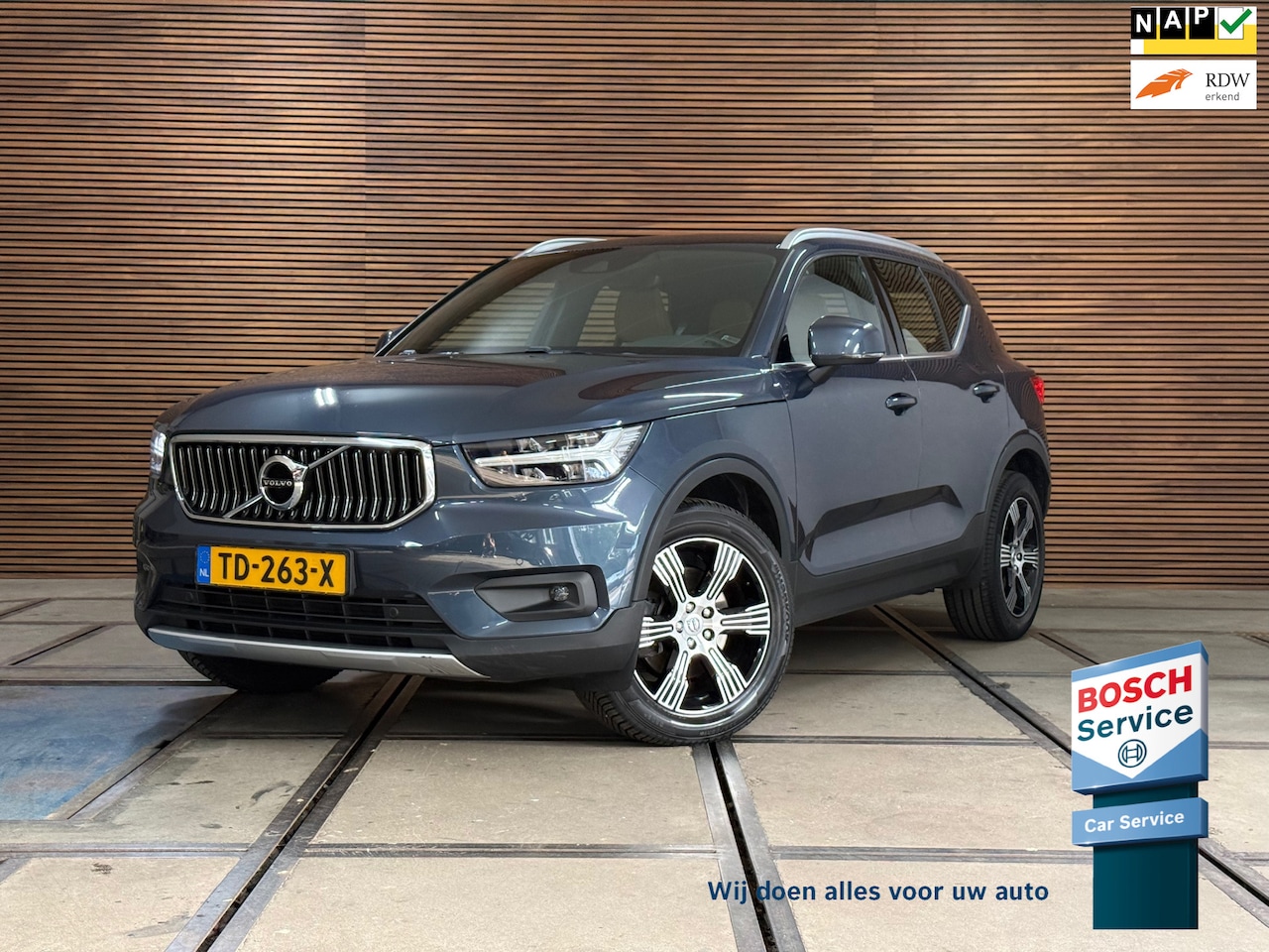 Volvo XC40 - 2.0 T4 Inscription | Parkeer assist Pro | CarPlay | Winter Pakket | LED | Ambient | Rij As - AutoWereld.nl