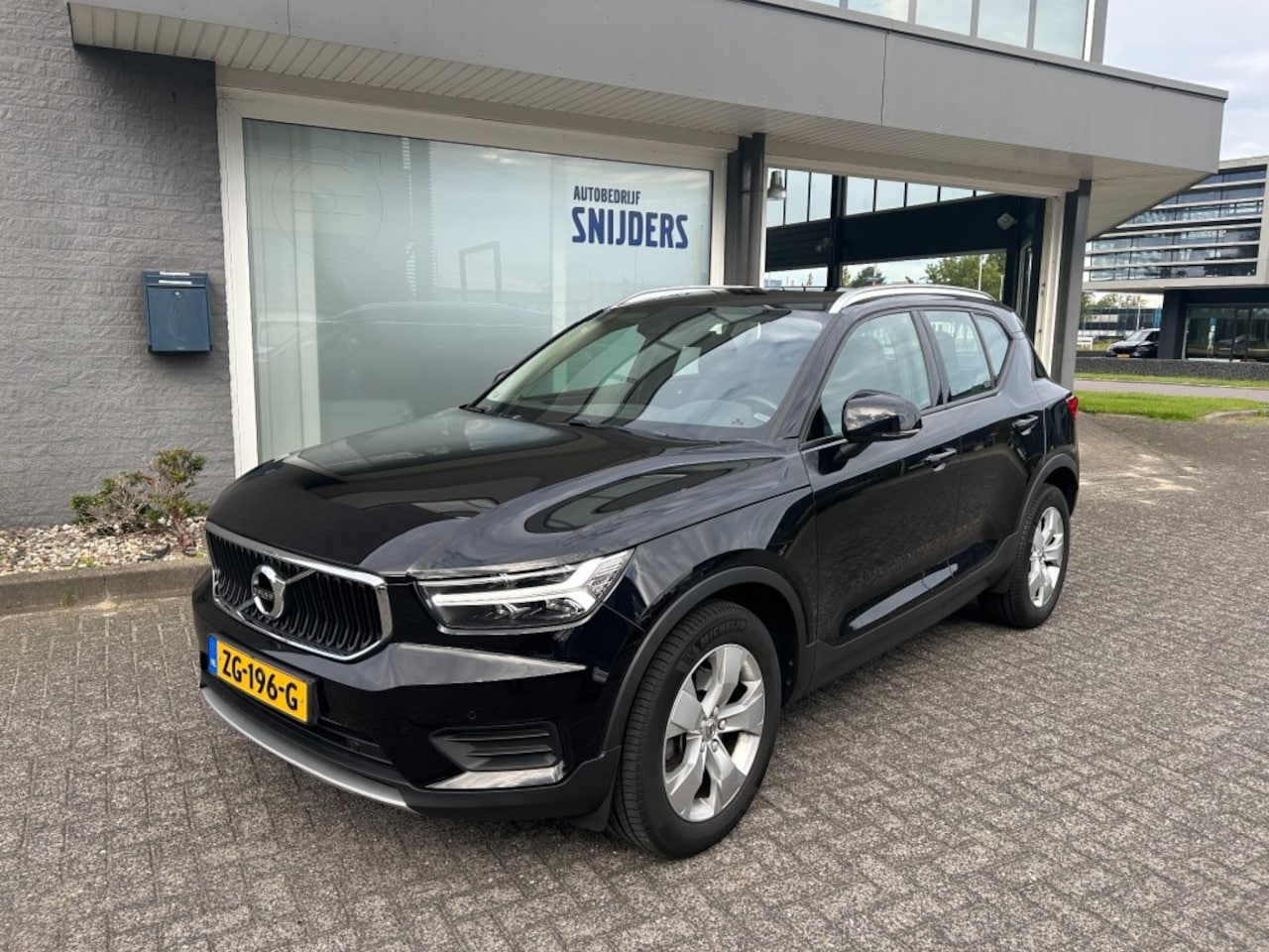 Volvo XC40 - 2.0 T4 MOMENTUM PRO GEARTRONIC - AutoWereld.nl