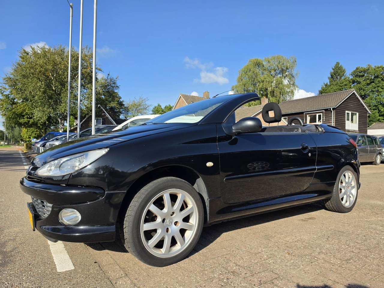 Peugeot 206 CC - 1.6-16V 1.6-16V ( A.P.K. SEPT 2027 ) - AutoWereld.nl