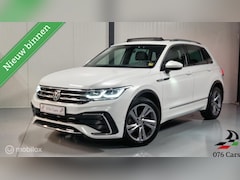 Volkswagen Tiguan - 1.5 TSI R-Line PANO TREKHAAK iQ LIGHTS 1e EIGENAAR