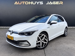 Volkswagen Golf - 1.5 eTSI Style - Pano IQ light Massage Memory Carplay ACC