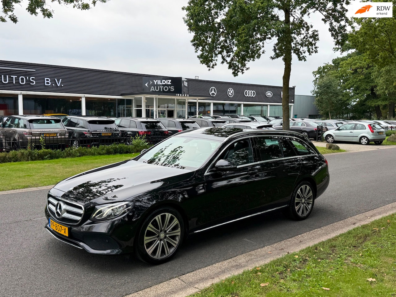 Mercedes-Benz E-klasse Estate - E220 d Prestige/Automaat/Schuifdak/Trekhaak - AutoWereld.nl
