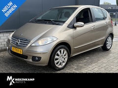Mercedes-Benz A-klasse - 200 Elegance 16"/Leder/Stoelverwarming/Trekhaak/Cruise/Airco/Navigatie/PDC/CD wisselaar