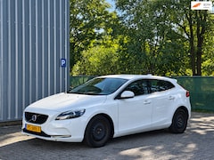 Volvo V40 - 2.0 D3 Momentum AUTOMAAT / XENON