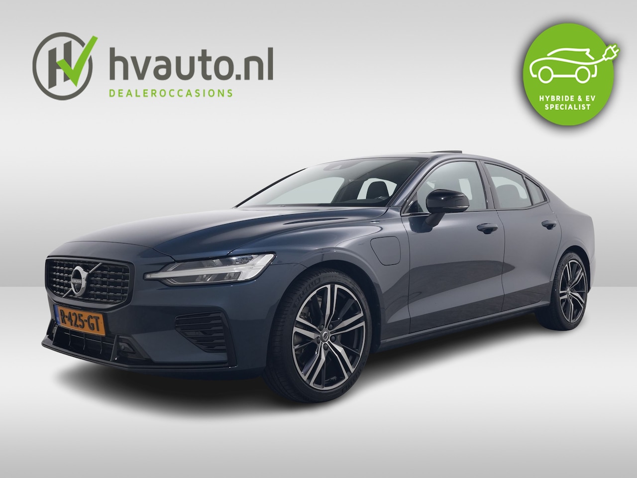 Volvo S60 - 2.0 RECHARGE T6 350PK AWD R-DESIGN AUT8 | Panoramadak | Harman Kardon | Park Assist - AutoWereld.nl
