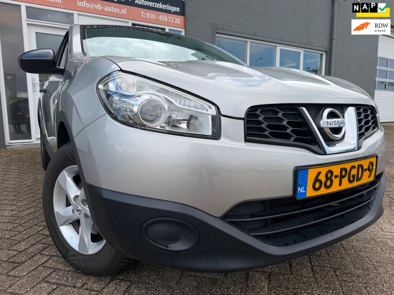 Nissan Qashqai - 1.6 Visia 3de Eig met trekhaak en bluetooth telefoon en cruise controle - AutoWereld.nl