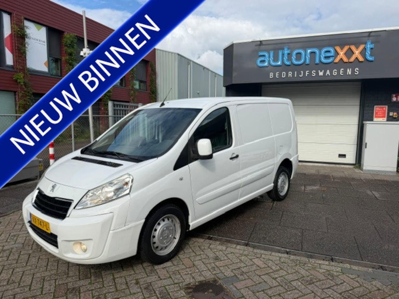 Peugeot Expert - 227 1.6 HDI L1H1 Navteq 2 AIRCO I NAVIGATIE I 3-ZITS I PDC I NETTE BUS - AutoWereld.nl