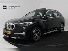 BMW X1 - sDrive20i VDL Nedcar Edition (PANORAMADAK, CAMERA, STOELVERWARMING, PARKEERSENSOREN)