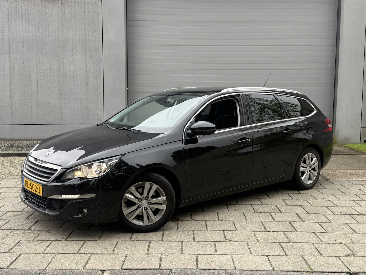 Peugeot 308 SW - 1.6 BlueHDI Blue Lease Executive Pack 1.6 BlueHDI Blue Lease Executive Pack (INRUILKOOPJE) - AutoWereld.nl