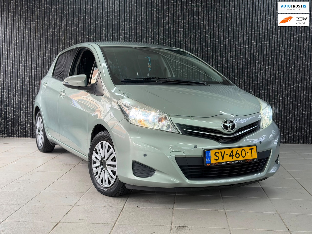 Toyota Yaris - 1.3 VVT-i Dynamic Automaat | Airco | camera - AutoWereld.nl