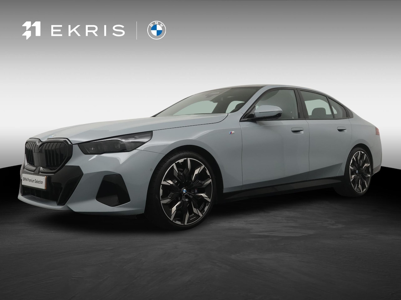BMW 5-serie - 520i M Sport Pro | Glazen Panoramadak | Trekhaak Elektrisch | Stuur- en Stoelverwarming vo - AutoWereld.nl