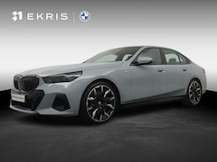 BMW 5-serie - 520i M Sport Pro | Glazen Panoramadak | Trekhaak Elektrisch | Stuur- en Stoelverwarming vo