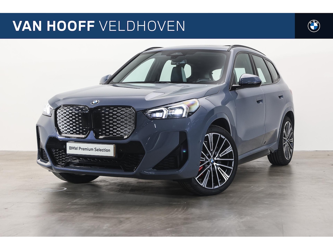 BMW iX1 - eDrive20 M Sport / Panoramadak / Sportstoelen / Comfort Access / Adaptieve LED / PDC - AutoWereld.nl