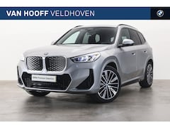 BMW iX1 - xDrive30 M Sport / Sportstoelen / Achteruitrijcamera / Stoelverwarming / Getint glas