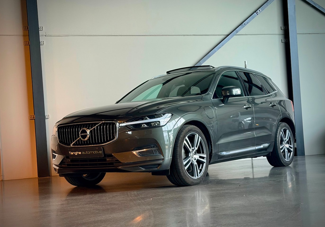 Volvo XC60 - 2.0 Recharge T8 AWD Inscription 2.0 Recharge T8 AWD Inscription, Luchtvering, Panodak, Head UP, Leer - AutoWereld.nl