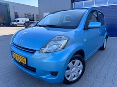 Daihatsu Sirion 2 - 1.0-12V Premium| leuke auto |nap