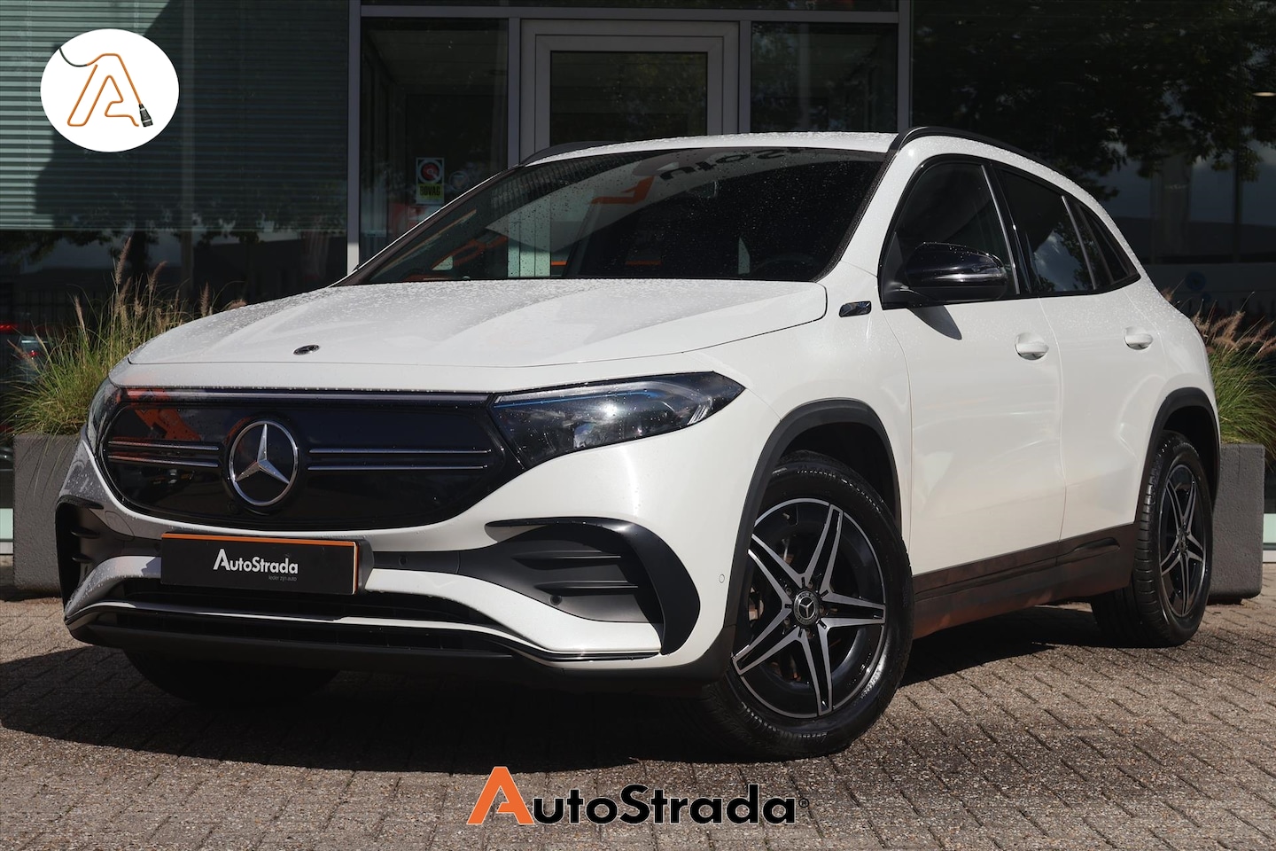 Mercedes-Benz EQA - 250 AMG-Line 190pk SoH 100% | Sfeer | Camera | Navigatie | LED | Cruise | Climate | - AutoWereld.nl