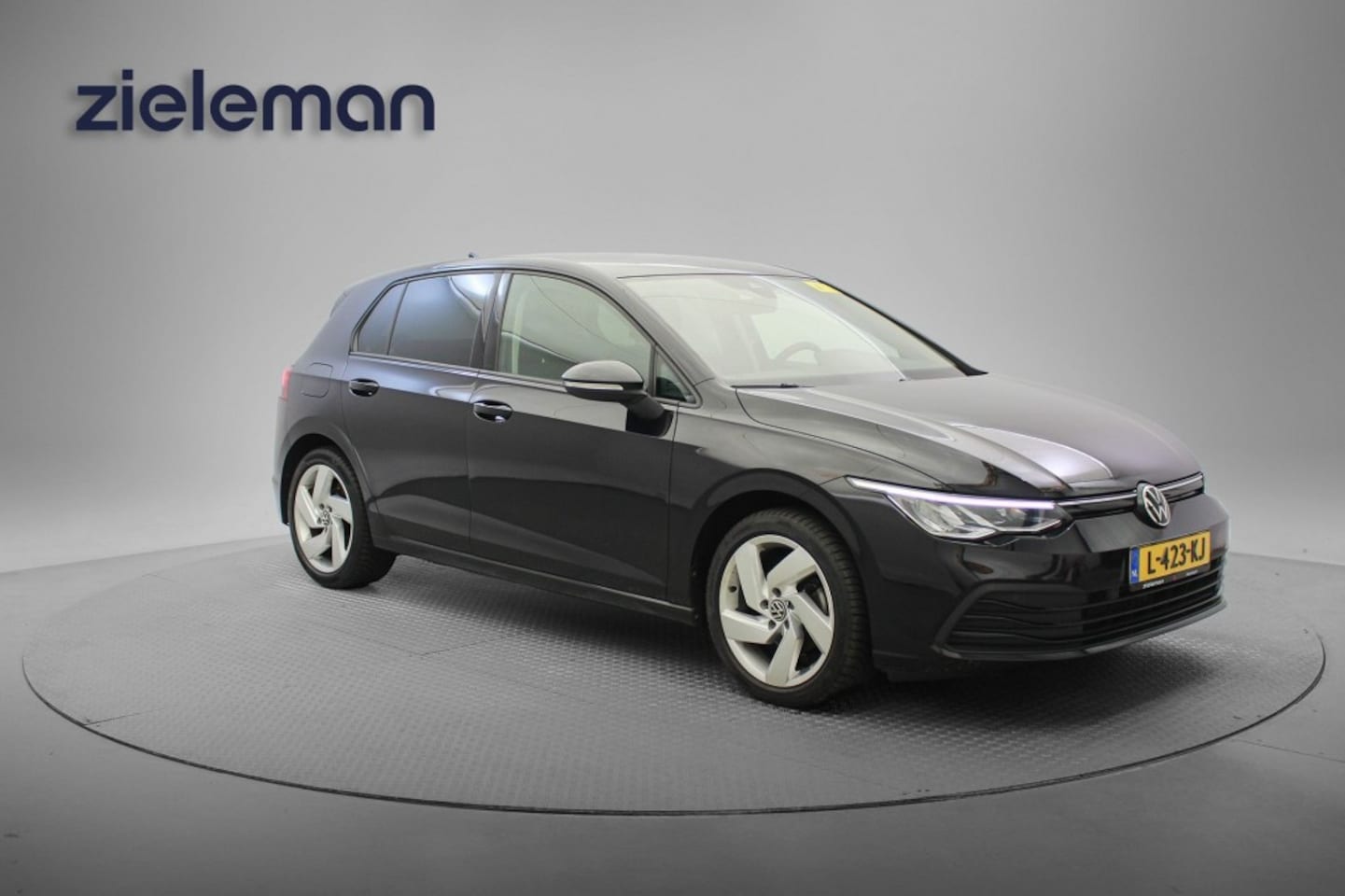 Volkswagen Golf - 1.0 TSI - Digitaal Cockpit, Carplay, Adapt. Cruise - AutoWereld.nl