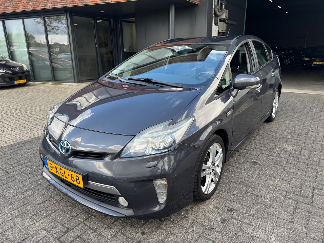 Toyota Prius - 1.8 Plug-in Dynamic XENON LEDER JBL CAMERA VOL ORIG NL NAP - AutoWereld.nl