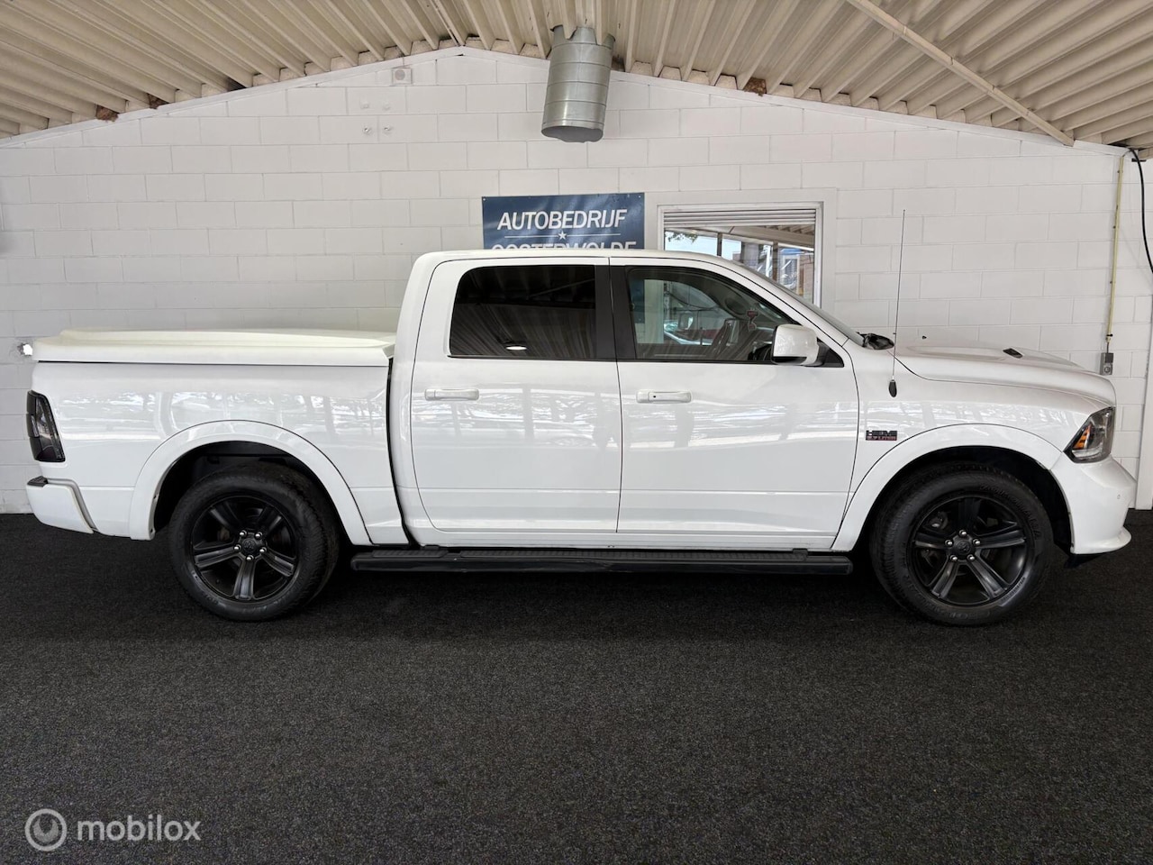 Dodge Ram 1500 - 5.7 V8 Quad Cab 6'4 5.7 V8 Quad Cab 6'4