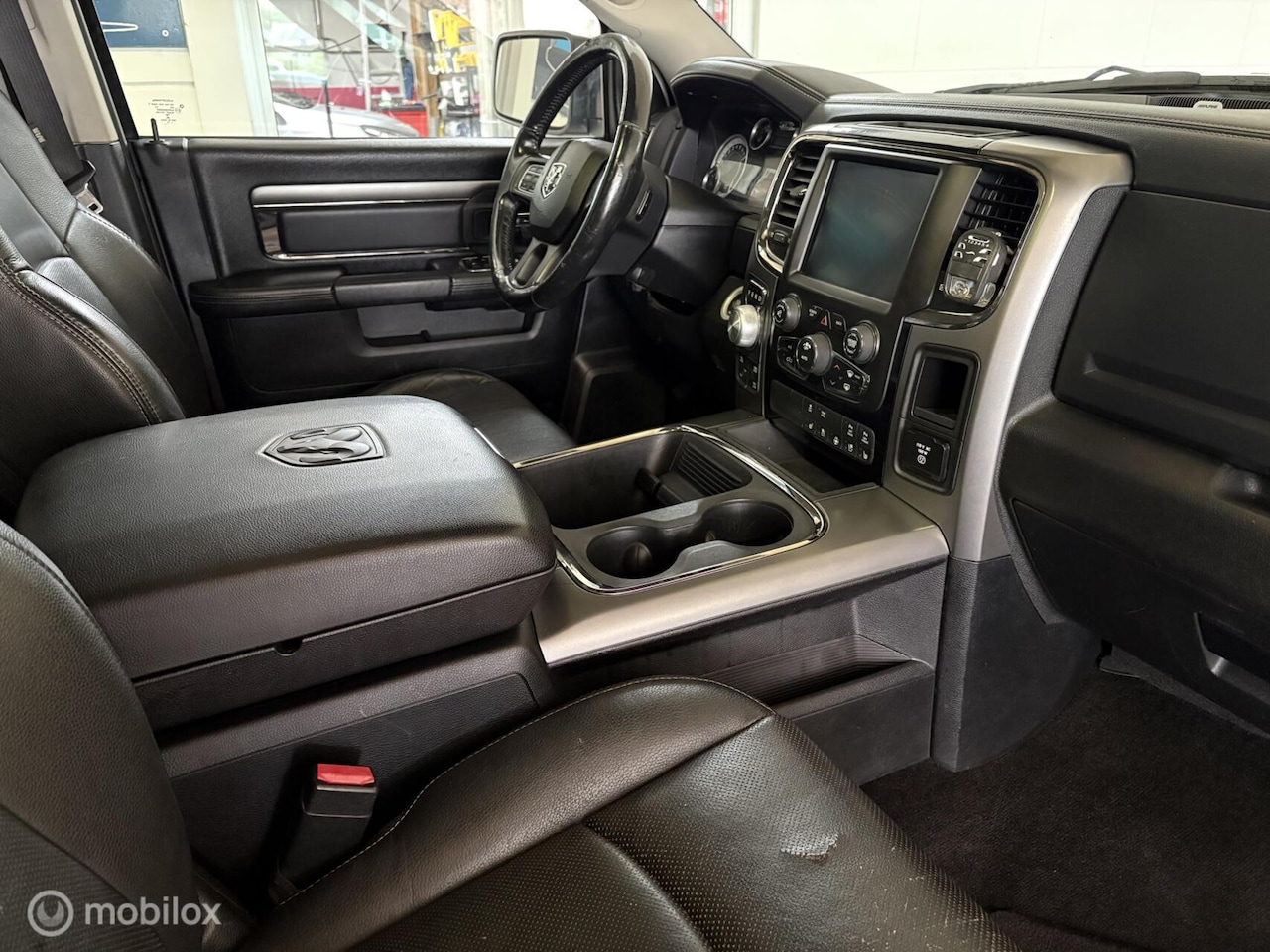 Dodge Ram 1500 - 5.7 V8 Quad Cab 6'4 5.7 V8 Quad Cab 6'4