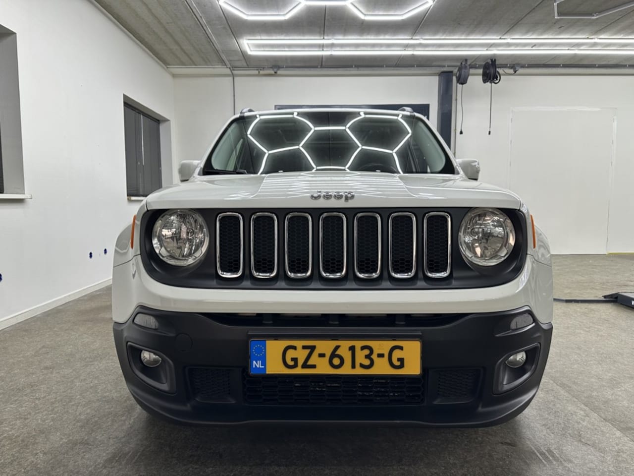 Jeep Renegade - 1.4 MultiAir Freedom | Pano | Trekhaak - AutoWereld.nl