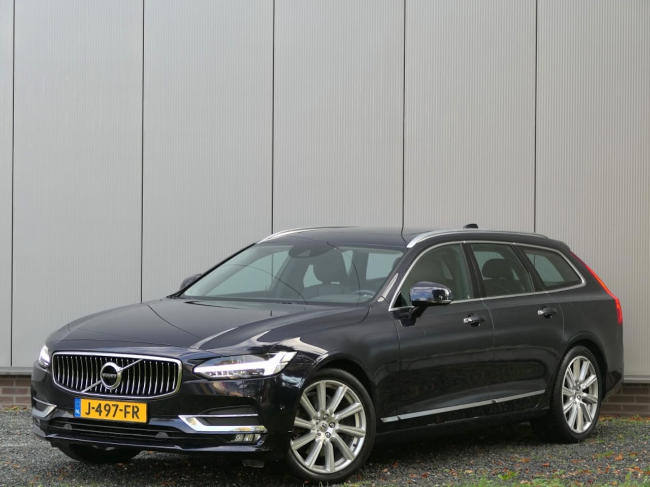 Volvo V90 - 2.0 T6 AWD Inscription Panoramadak / Trekhaak / Stoelmassage - AutoWereld.nl