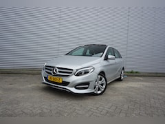 Mercedes-Benz B-klasse - 180 Prestige AUTOMAAT - Climate / Navi / Cruise / Stoelverw. / Pano / Parkeers. / NAP