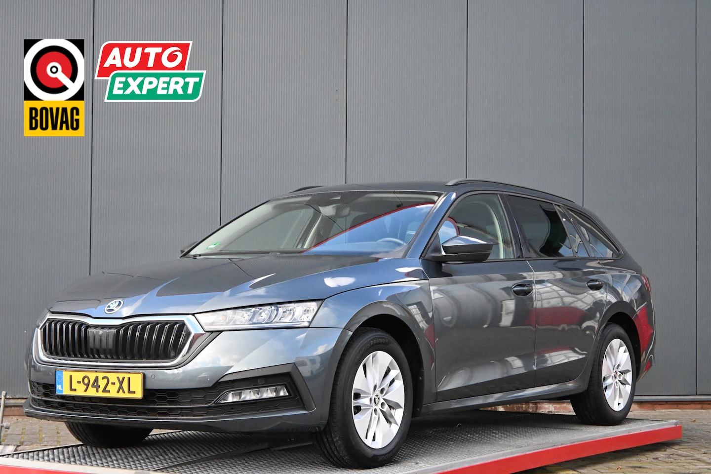 Skoda Octavia Combi - 1.0 TSI Business Edition trekhaak - AutoWereld.nl