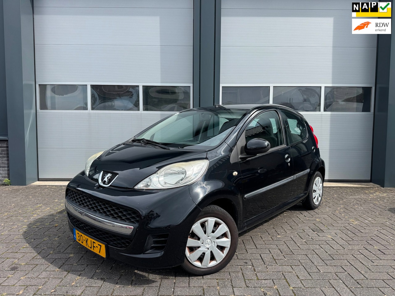Peugeot 107 - 1.0-12V Sublime 5-Deurs Zwart Airco - AutoWereld.nl