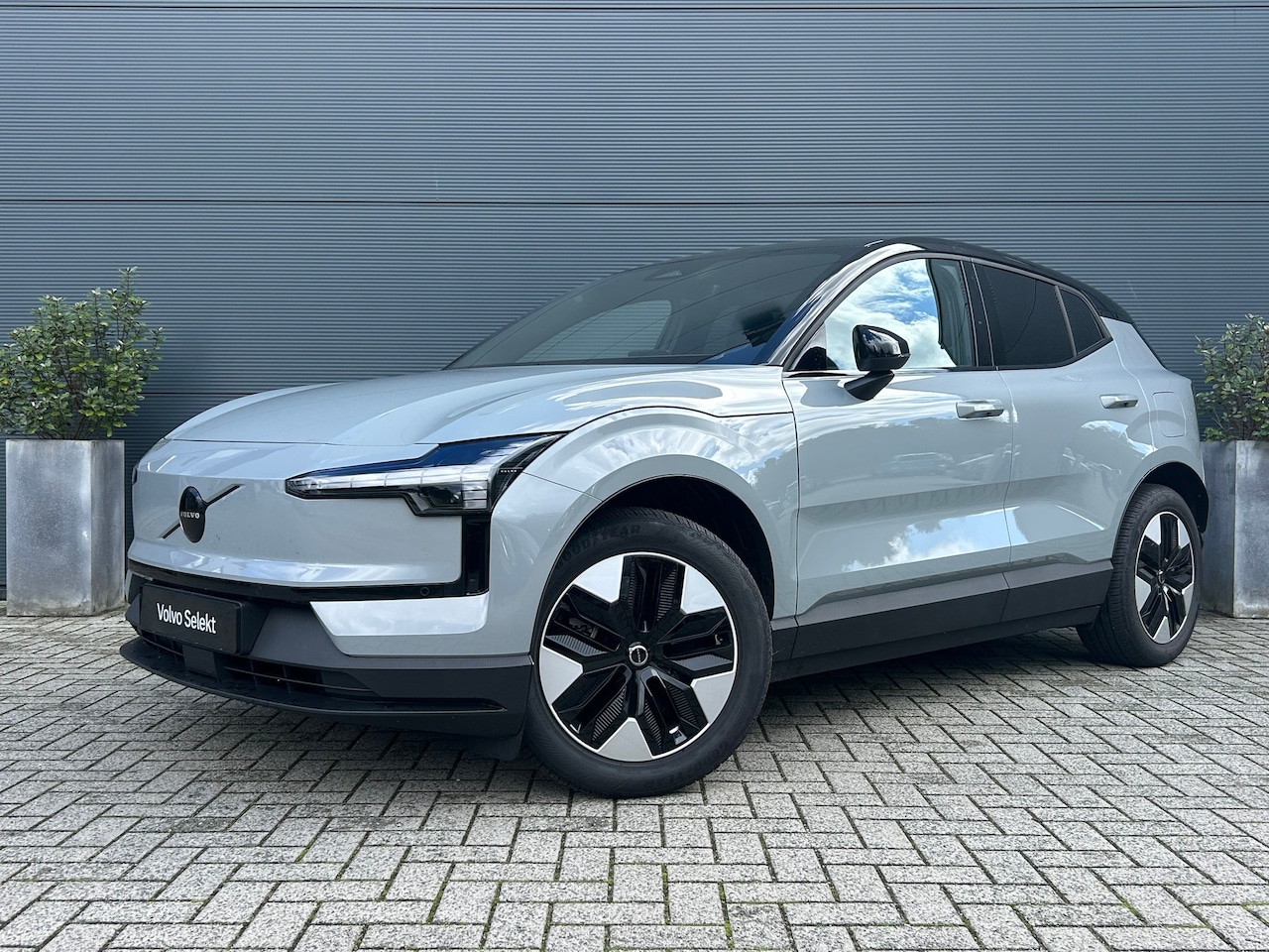 Volvo EX30 - P3 Long Range Plus Europa 69 kWh | Stoel & stuurverwarming | Black pakket | Pilot Assist | - AutoWereld.nl