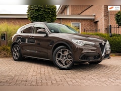 Alfa Romeo Stelvio - 2.0 T AWD Super 280 PK Aut. ACC Schuifdak Harman Kardon Stoel/stuurverw. Keyless 19''