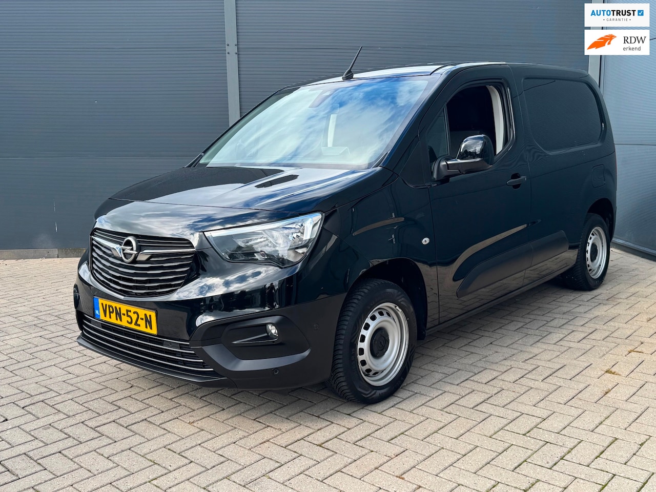 Opel Combo - 1.5D L1H1 / Camera / Carplay / 3 Zits / Trekhaak / Nap - AutoWereld.nl