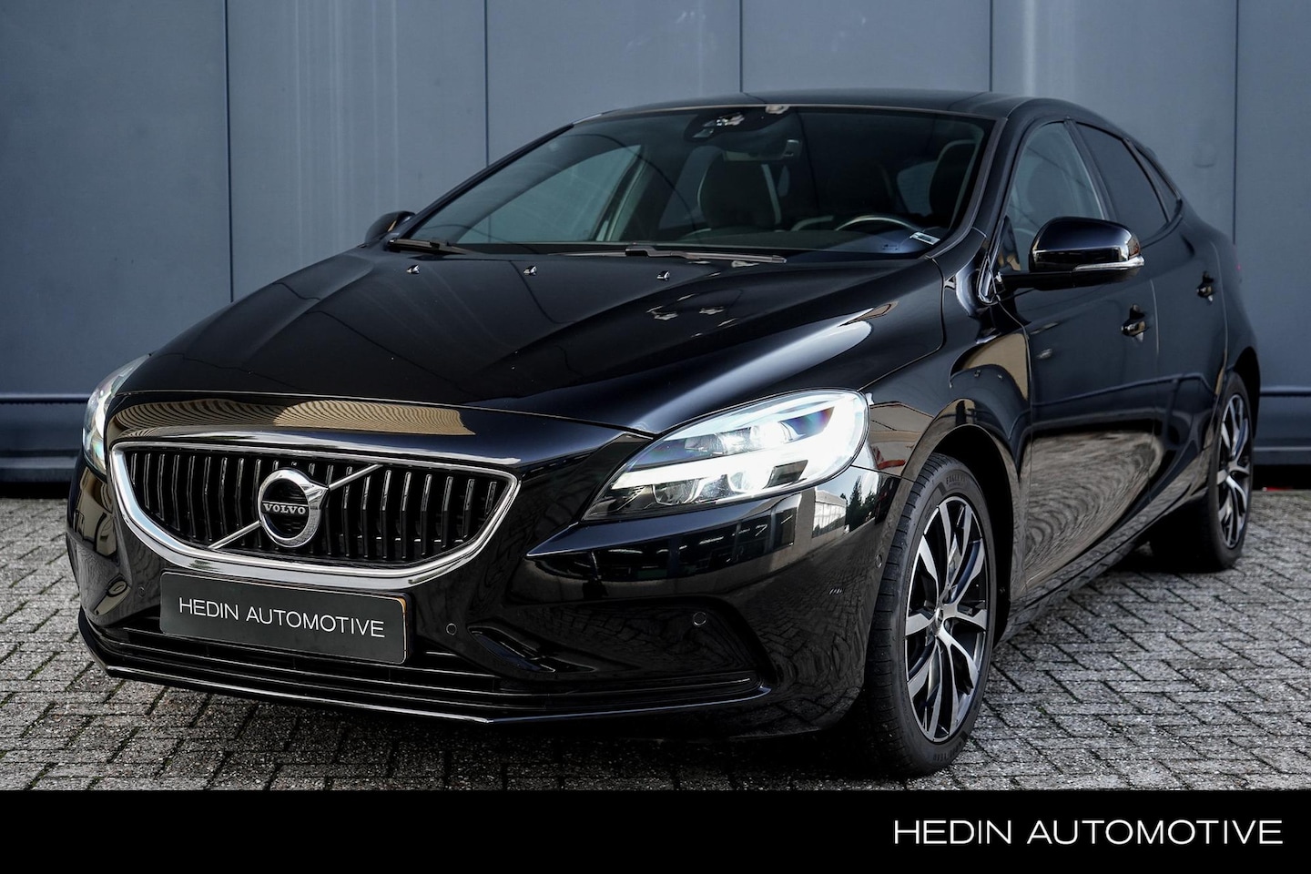 Volvo V40 - 1.5 T3 Dynamic Edition | Panoramadak | Keyless entry | Parkeercamera | DAB+ - AutoWereld.nl