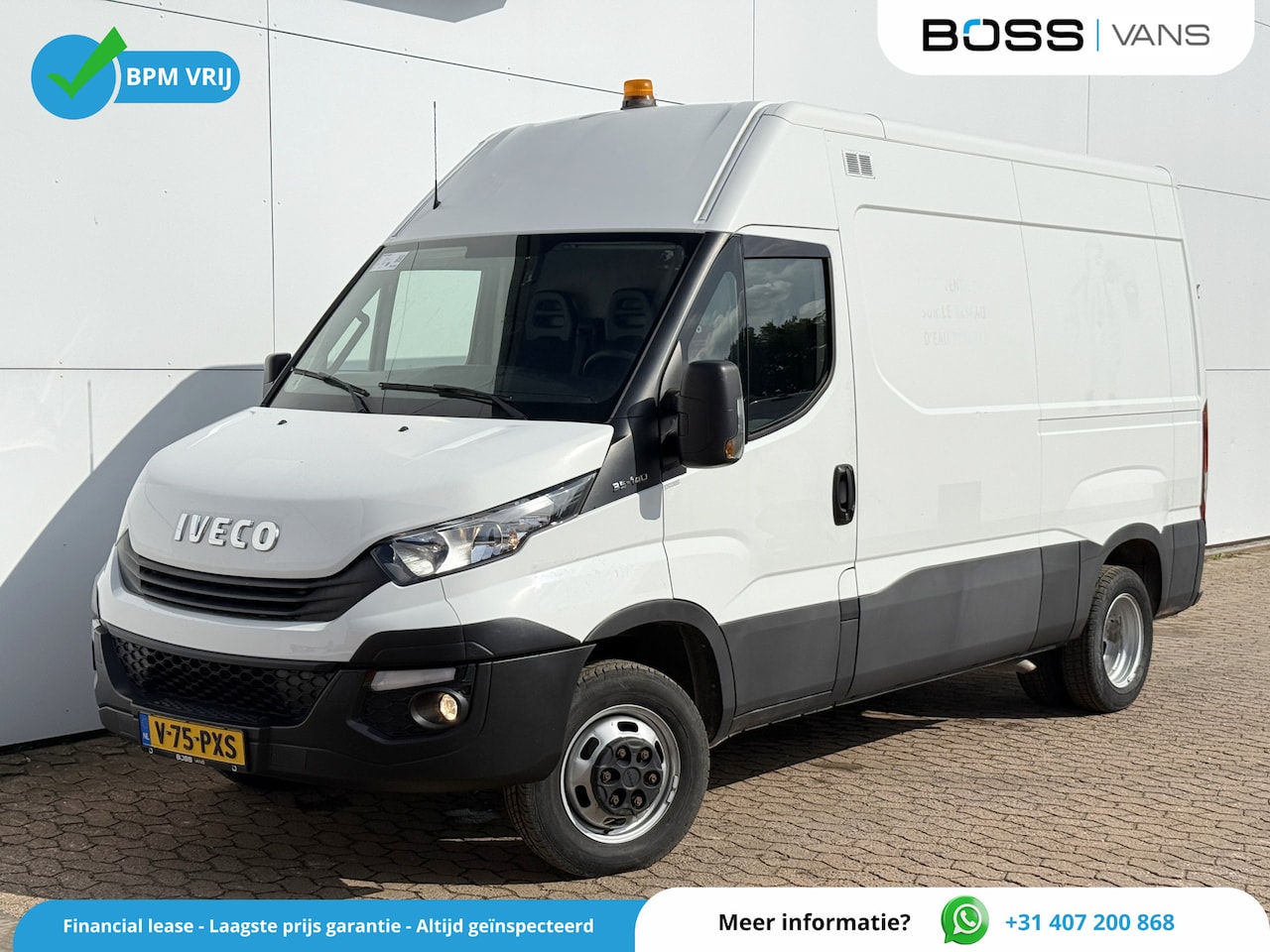 Iveco Daily - 35C14 2.3 L2H2 Dubbellucht Airco Cruise control Camera Trekhaak 3,5t Inbouw lucht geveerde - AutoWereld.nl