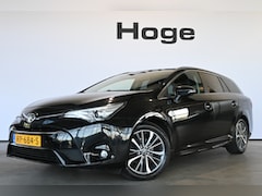 Toyota Avensis Touring Sports - 1.8 VVT-i SkyView Limited Clima Navigatie Cruise Panoramadak Lane Assist Camera 100% Deale