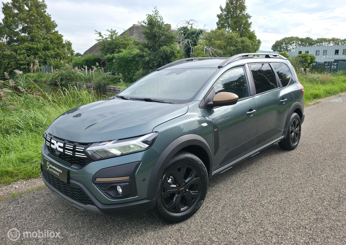 Dacia Jogger - 1.6 Hybrid 140 Extreme 7p. / Carplay / Camera - AutoWereld.nl