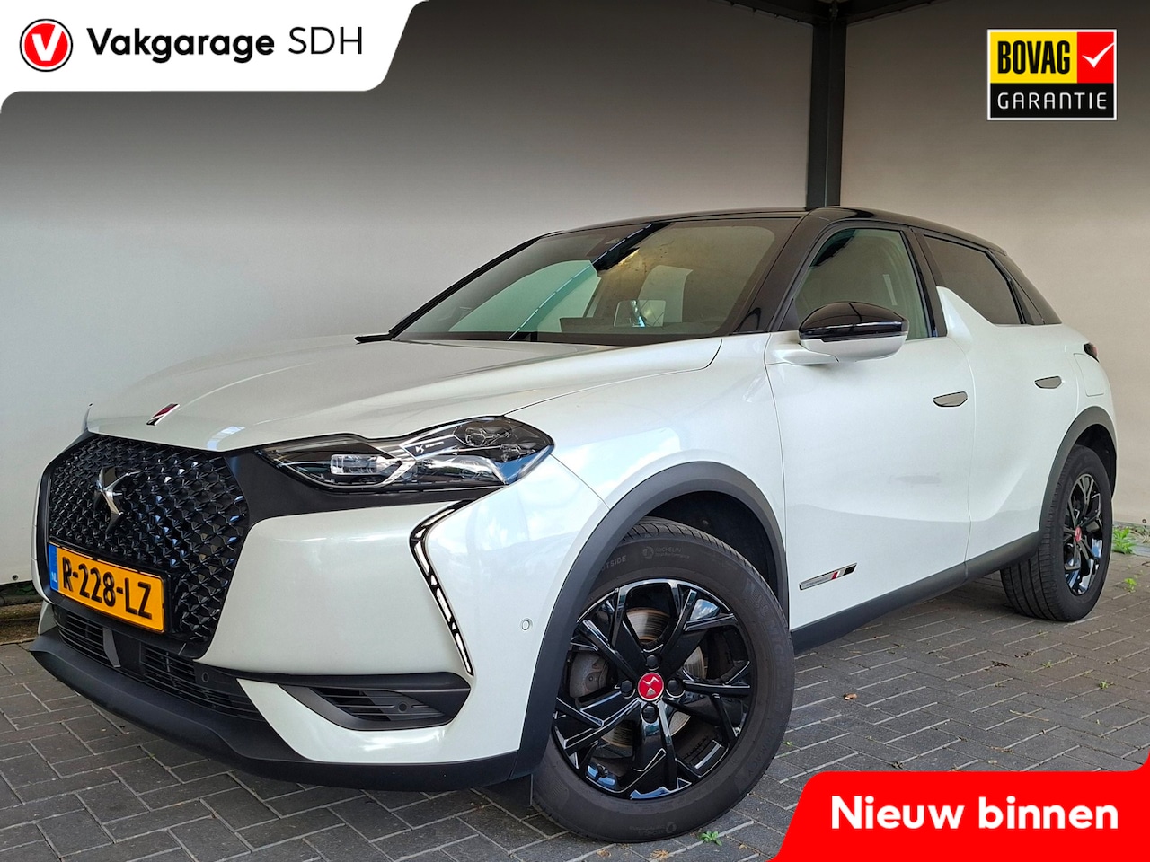 DS 3 Crossback - 1.2 PureTech So Chic|Stoelverwarming|Adaptive Cruise|Focal Audio|Head Up DisplayParelmoer| - AutoWereld.nl
