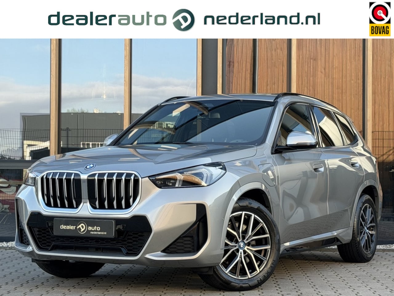 BMW X1 - xDrive25e M-sport | Camera | Panorama-dak | Keyless | - AutoWereld.nl