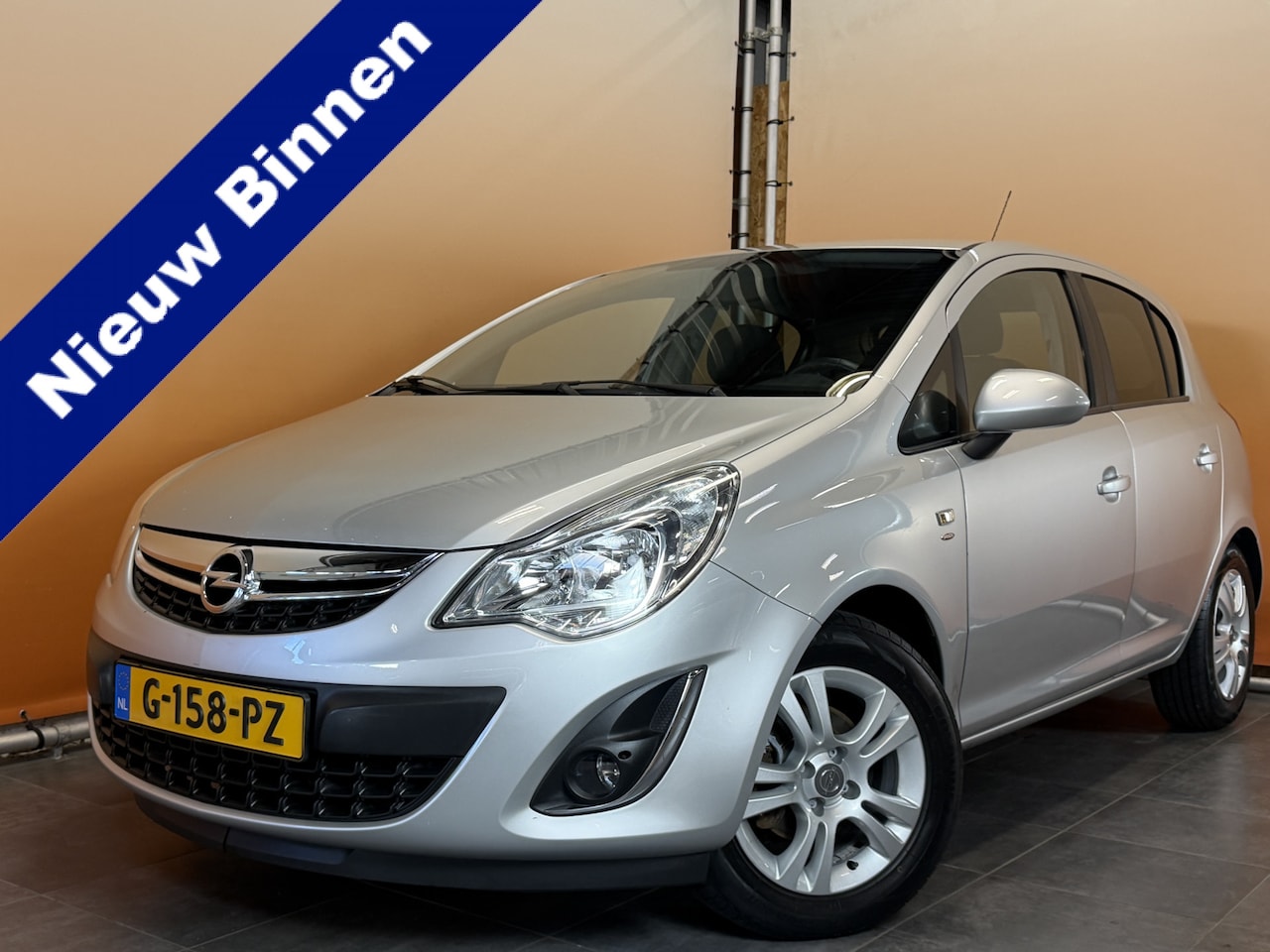 Opel Corsa - 1.2-16V Selection 5 deurs | lichtmetaal | youngtimer | airco | apk 11/27 - AutoWereld.nl